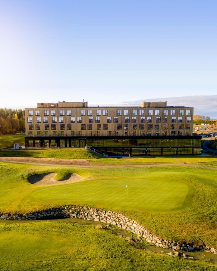 Lily Country Club Klofta